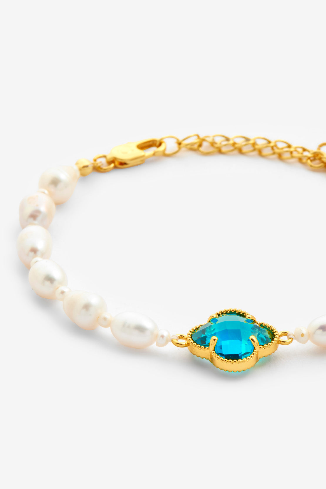 5 mm Süßwasserperlenarmband mit blauem Motiv