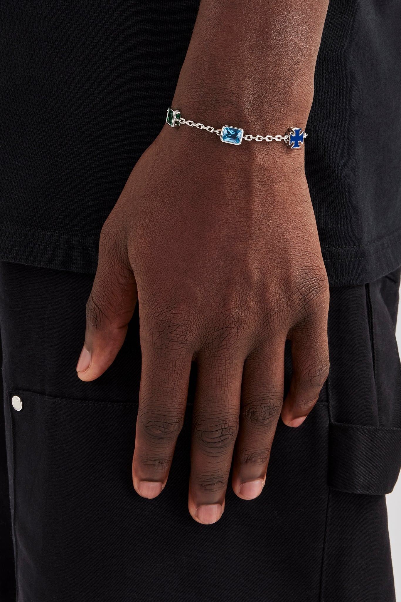 Rolo-Armband mit Edelsteinen und Motiven in verschiedenen Farben – 8 mm