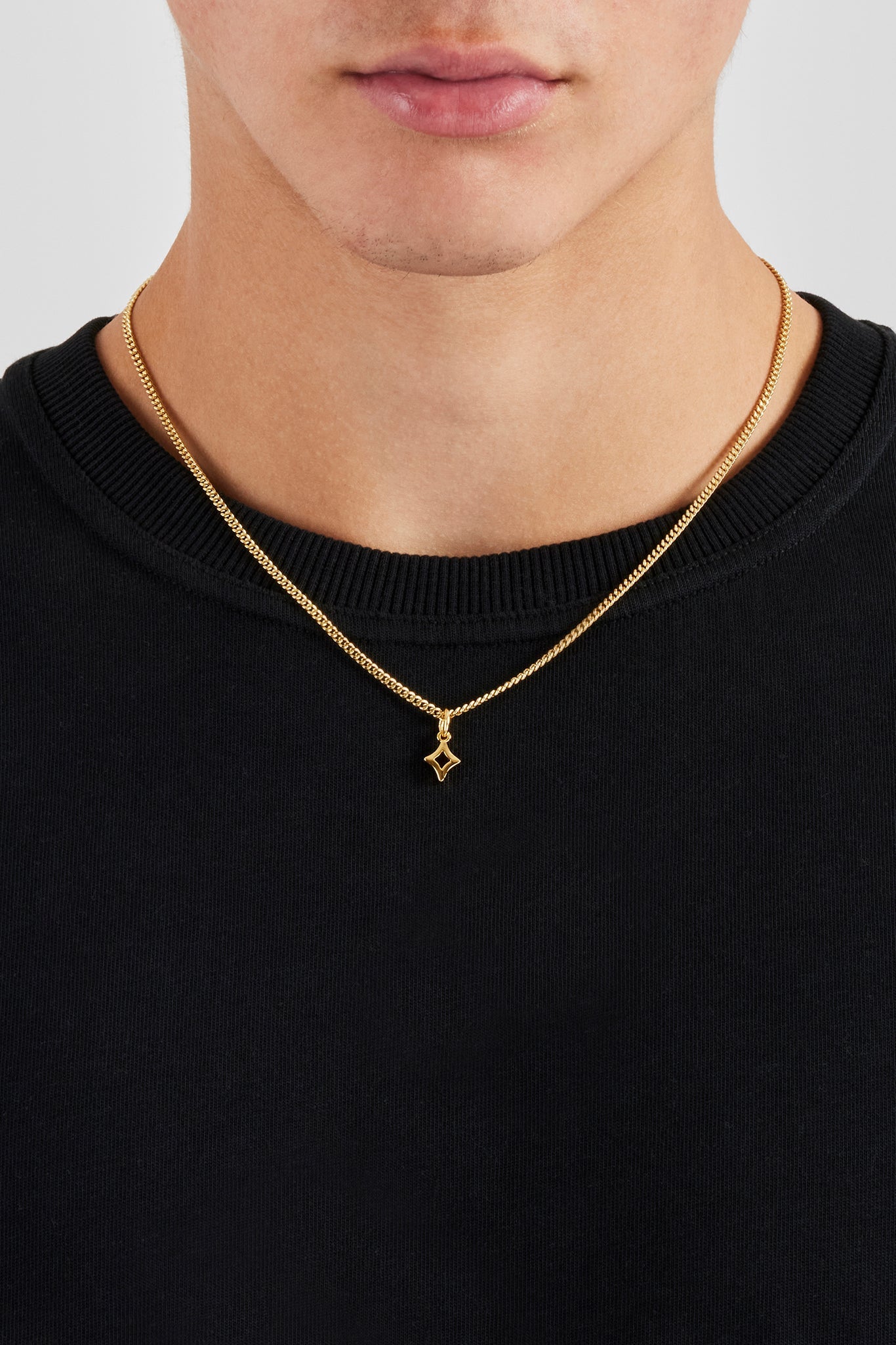 Polished Star Outline Necklace - 10mm - Gold
