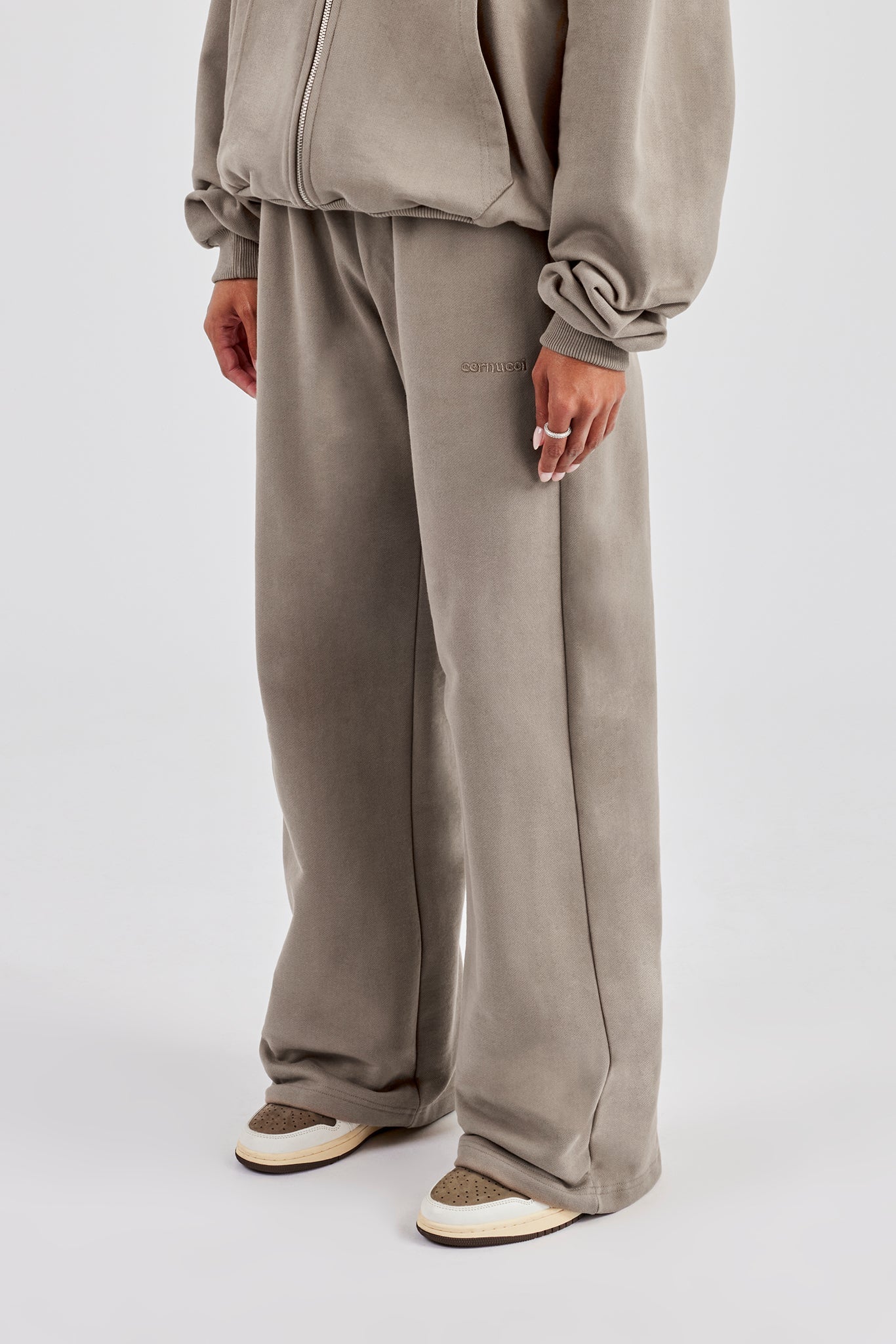 Cernucci Wide Leg Jogger - Taupe