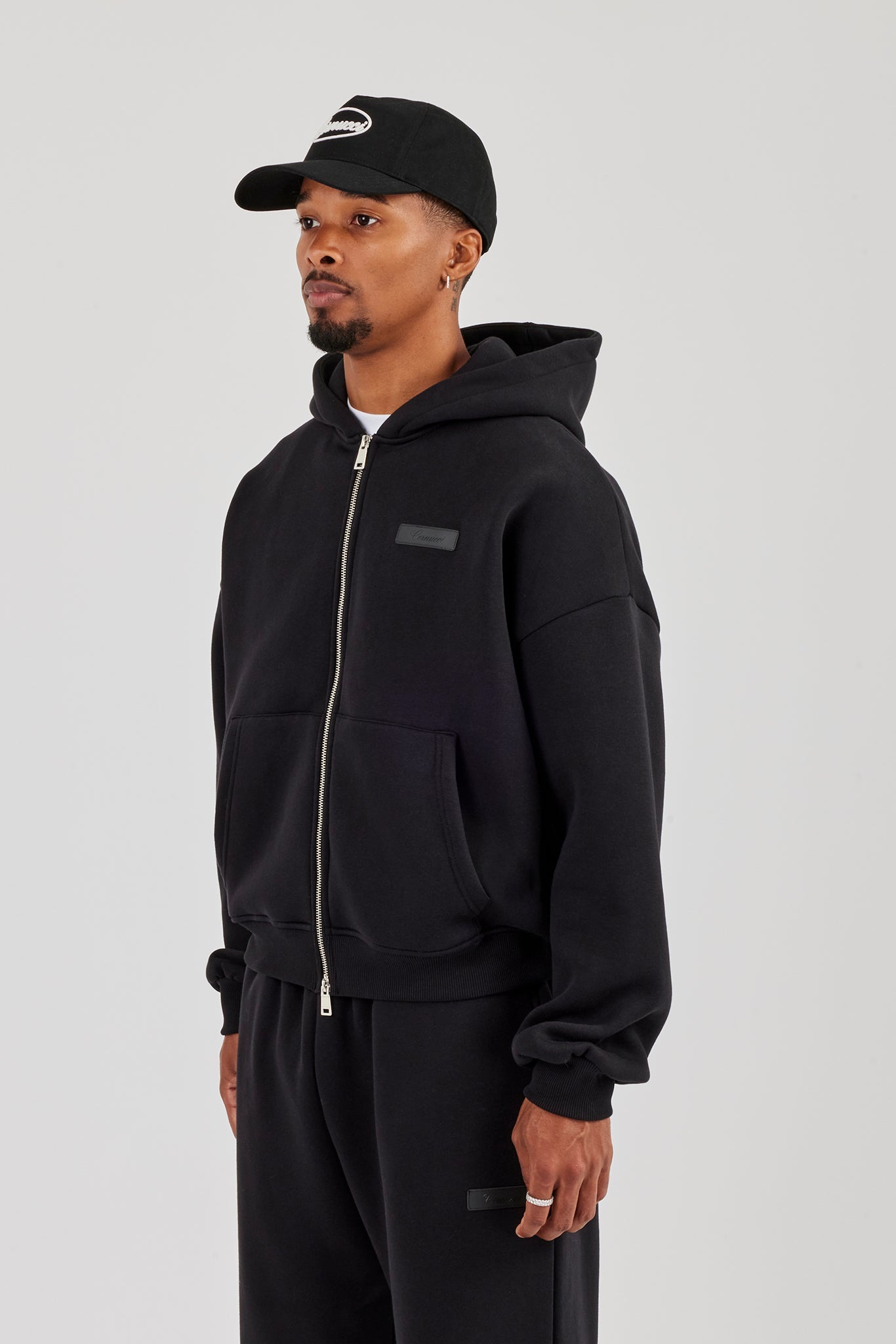 Logo Tab Zip Hoodie – Black
