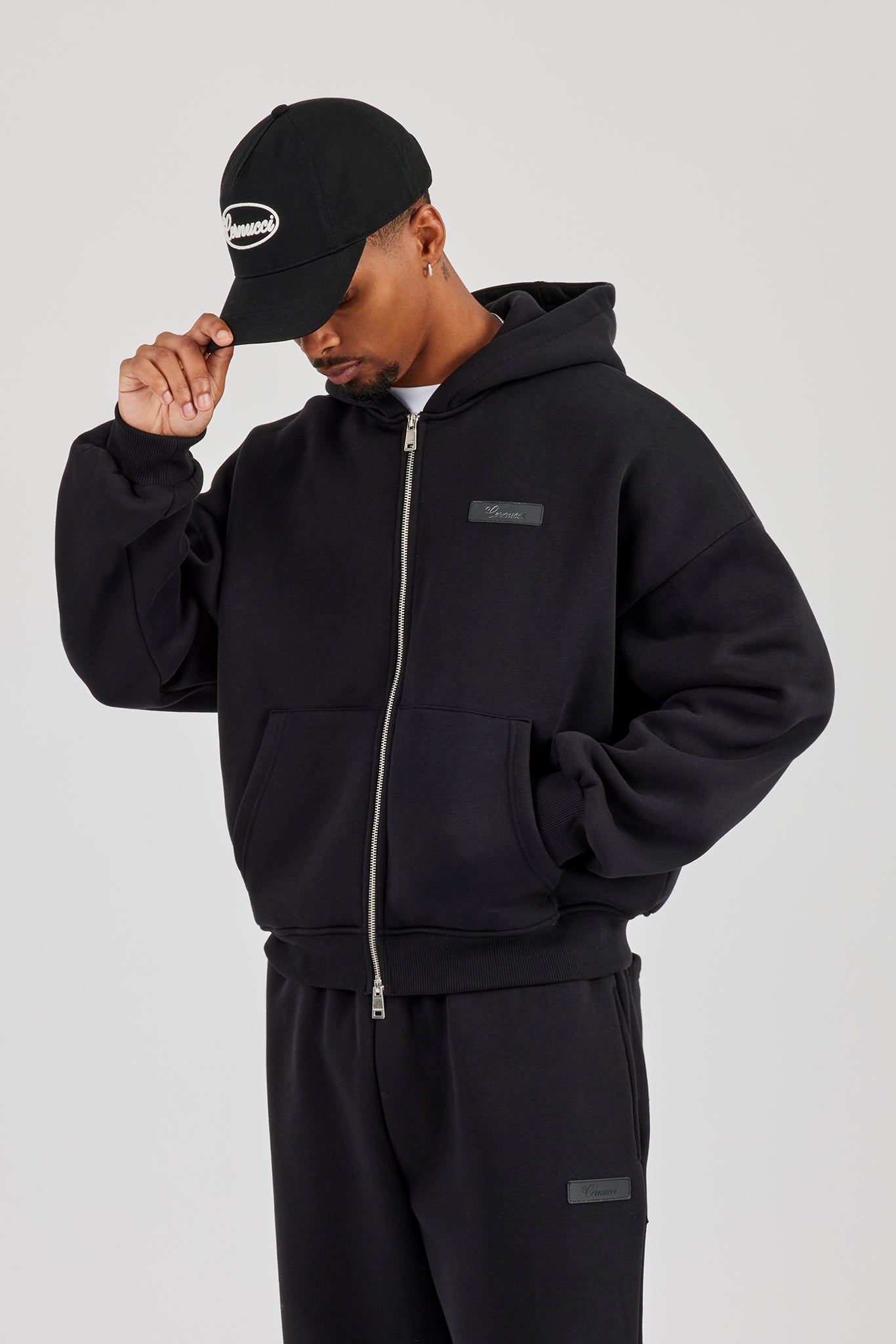 Logo Tab Zip Hoodie – Black