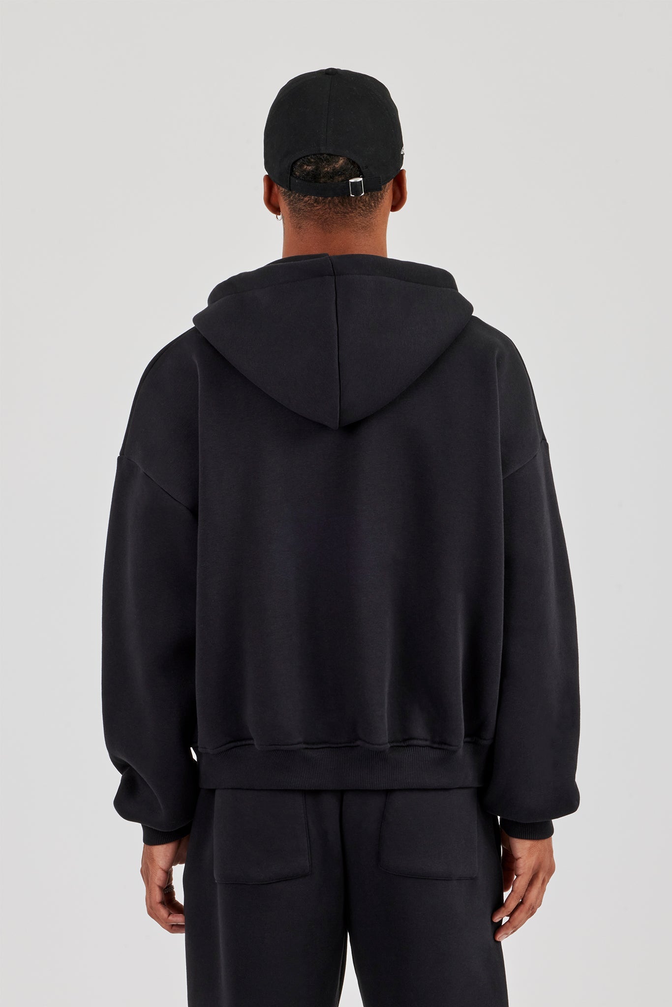 Logo Tab Zip Hoodie – Black