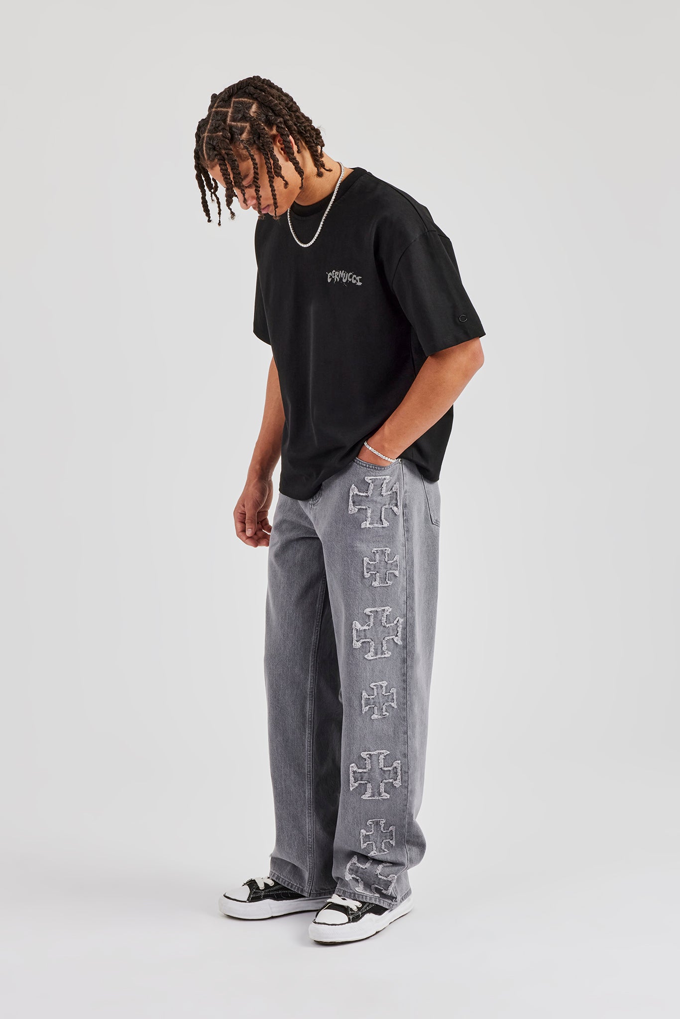 Raw Edge Baggy Applique Motif Jean - Washed Grey
