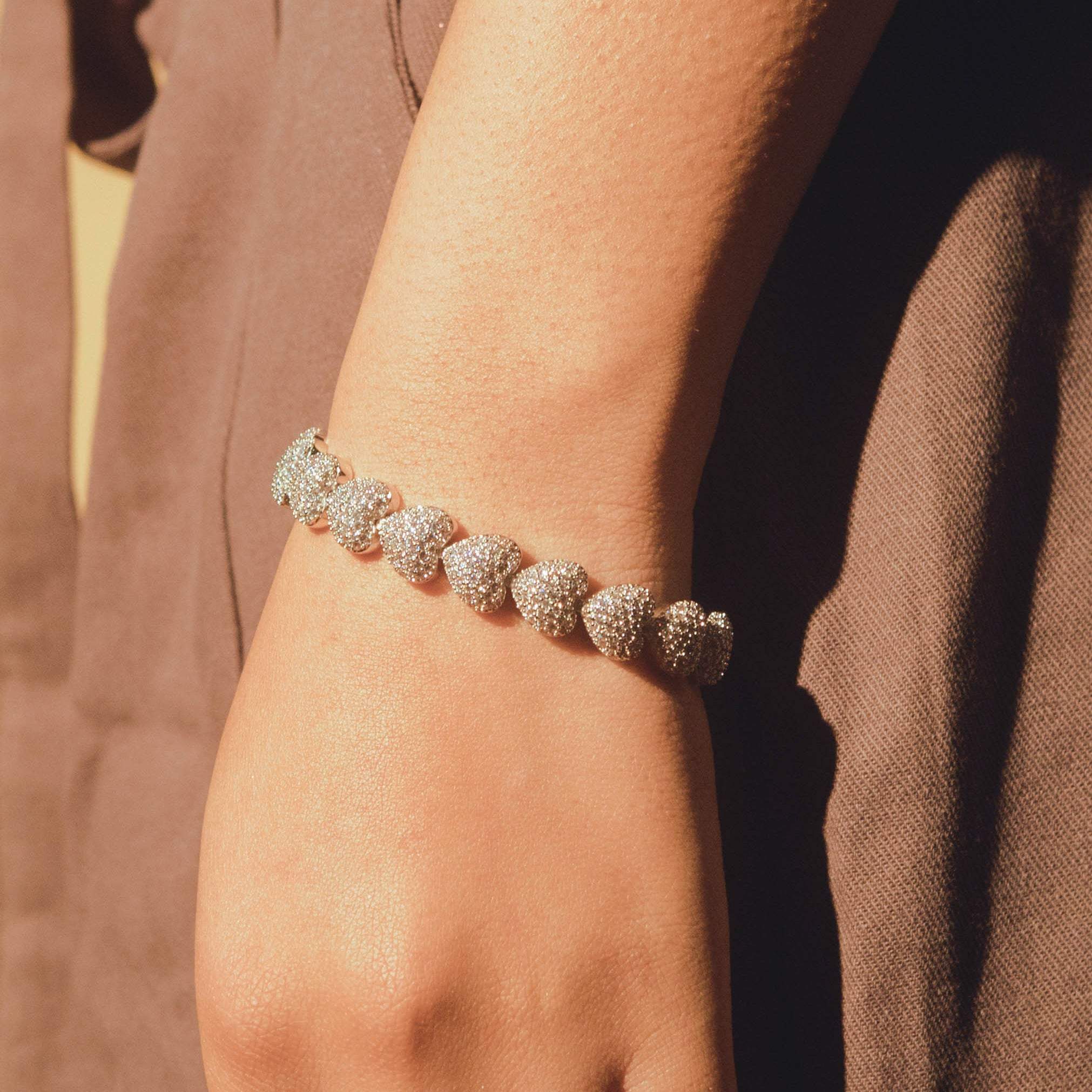10mm Iced Heart Bracelet - White Gold - Cernucci