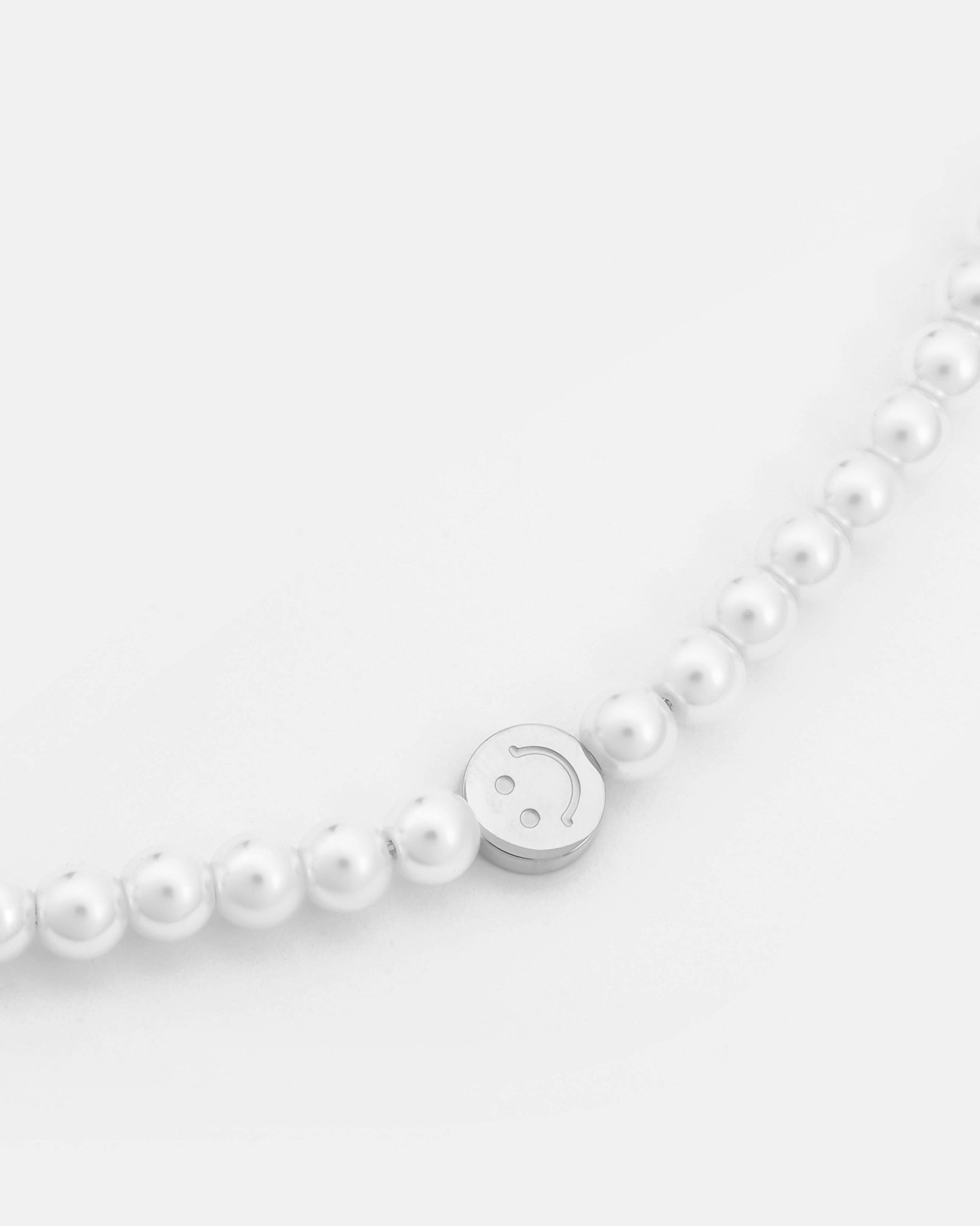 6mm Pearl & Face Motif Necklace - White Gold