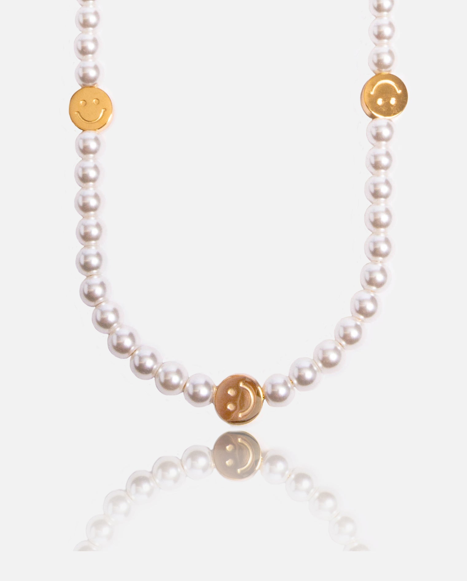 6mm Pearl & Smiley Necklace - Gold - Cernucci
