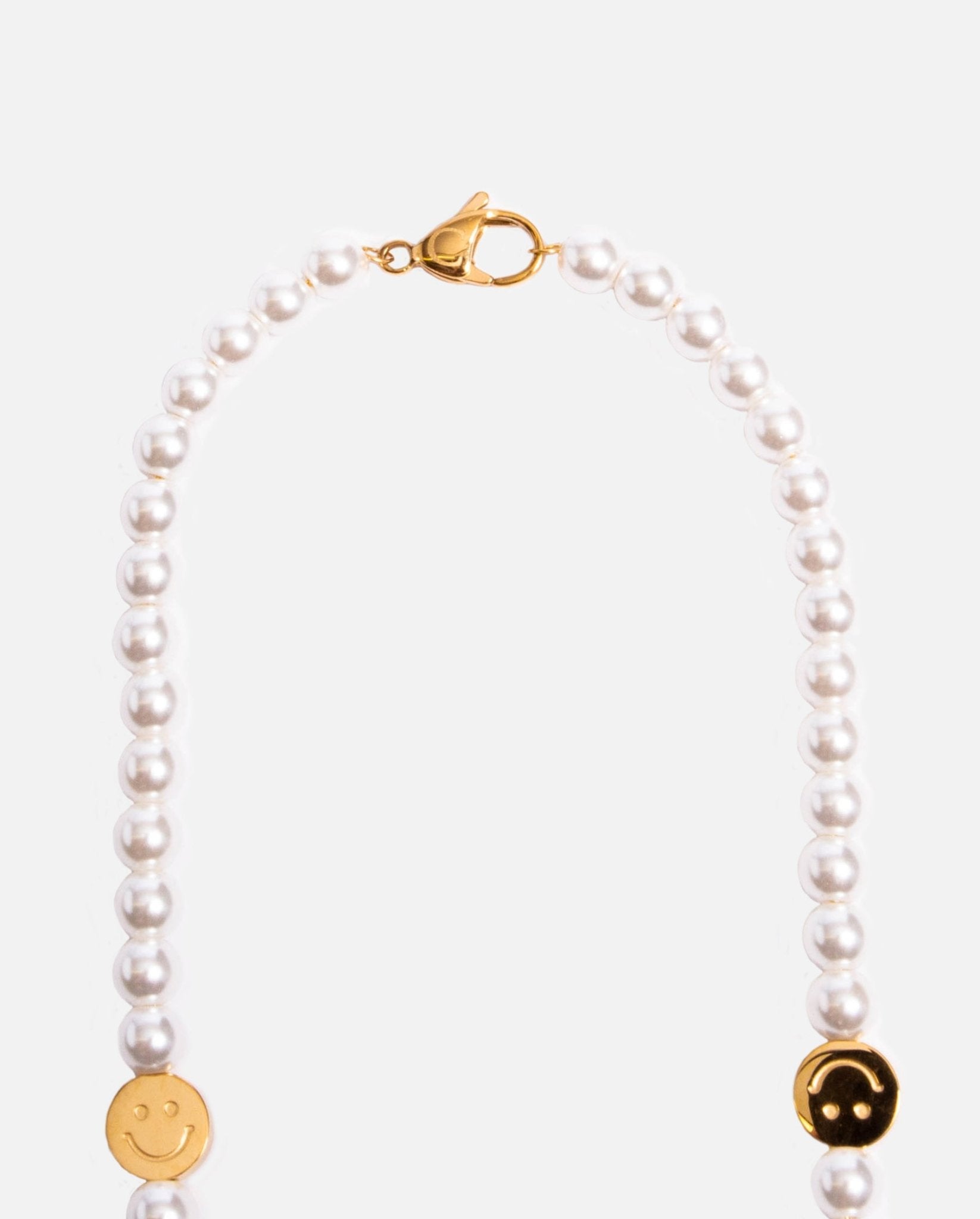 6mm Pearl & Smiley Necklace - Gold - Cernucci