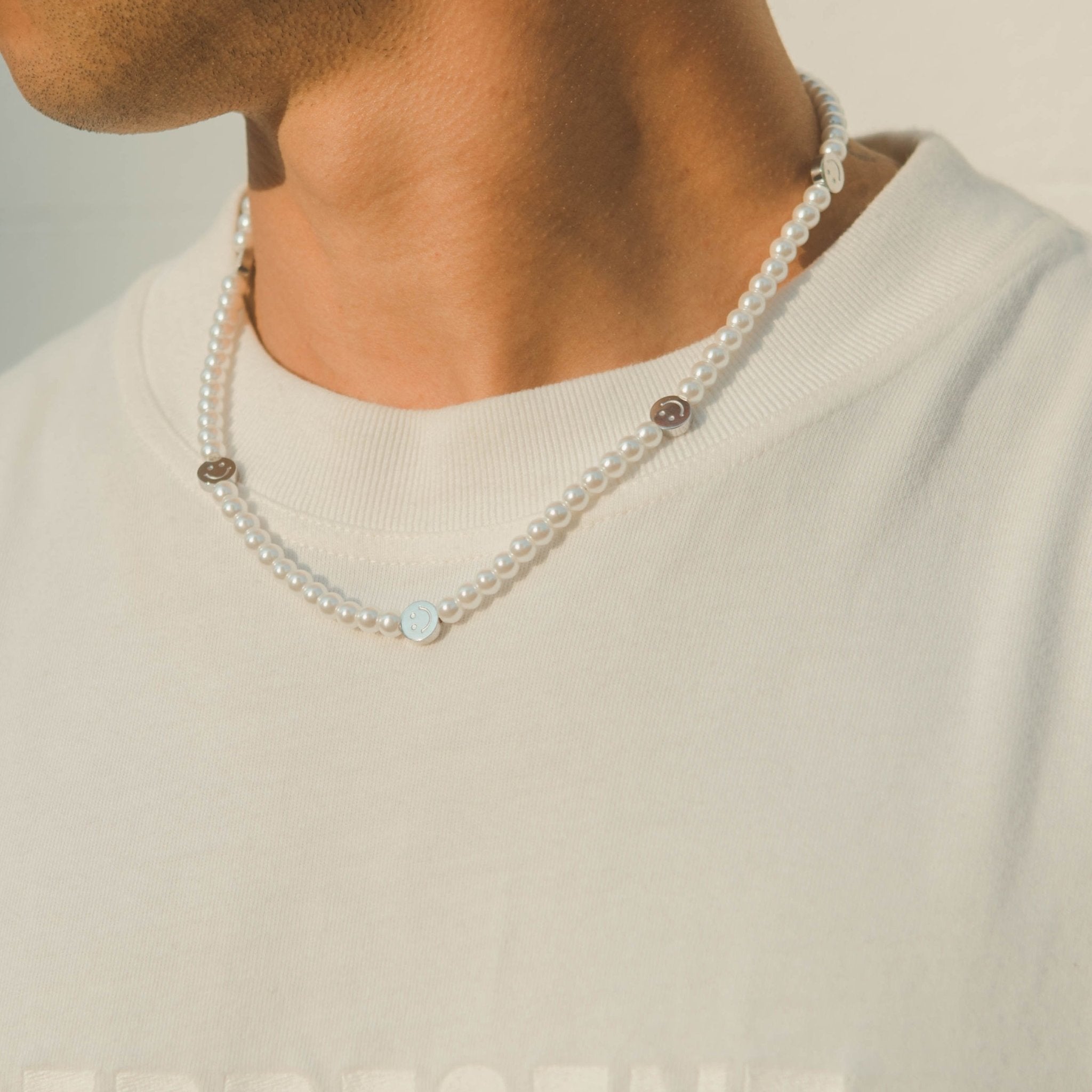 6mm Pearl & Smiley Necklace - White Gold - Cernucci