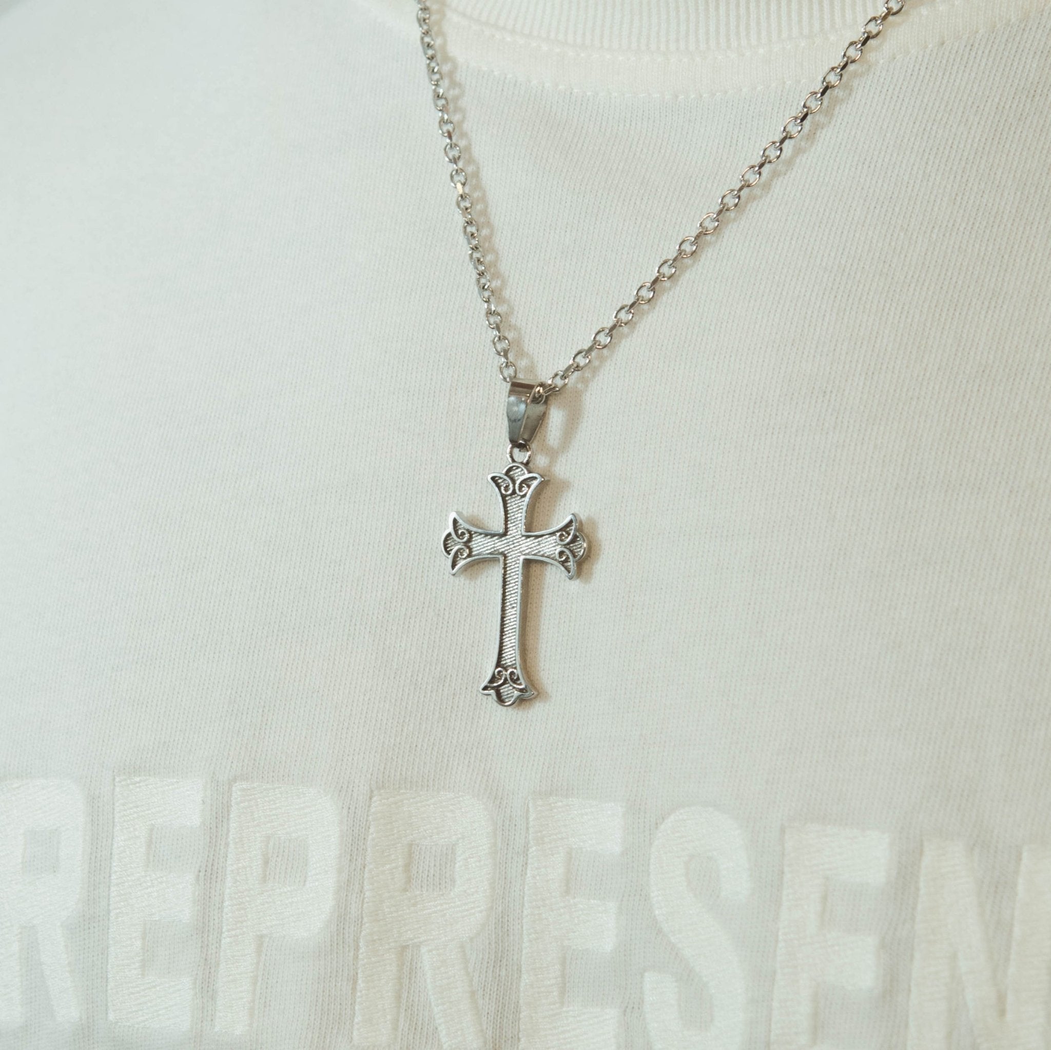 Curved Cross Pendant - White Gold - Cernucci