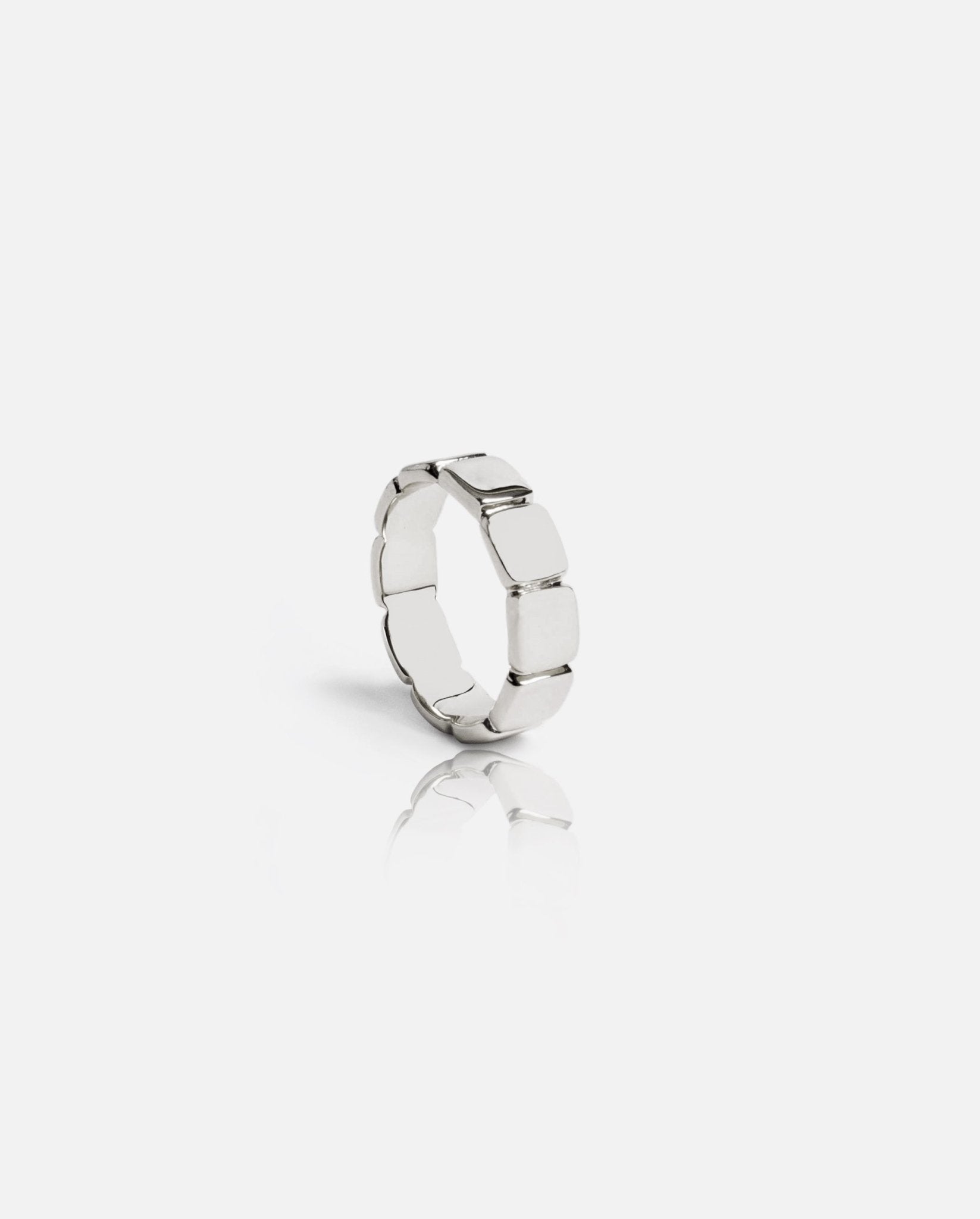 Cushion Ring - White Gold - Cernucci