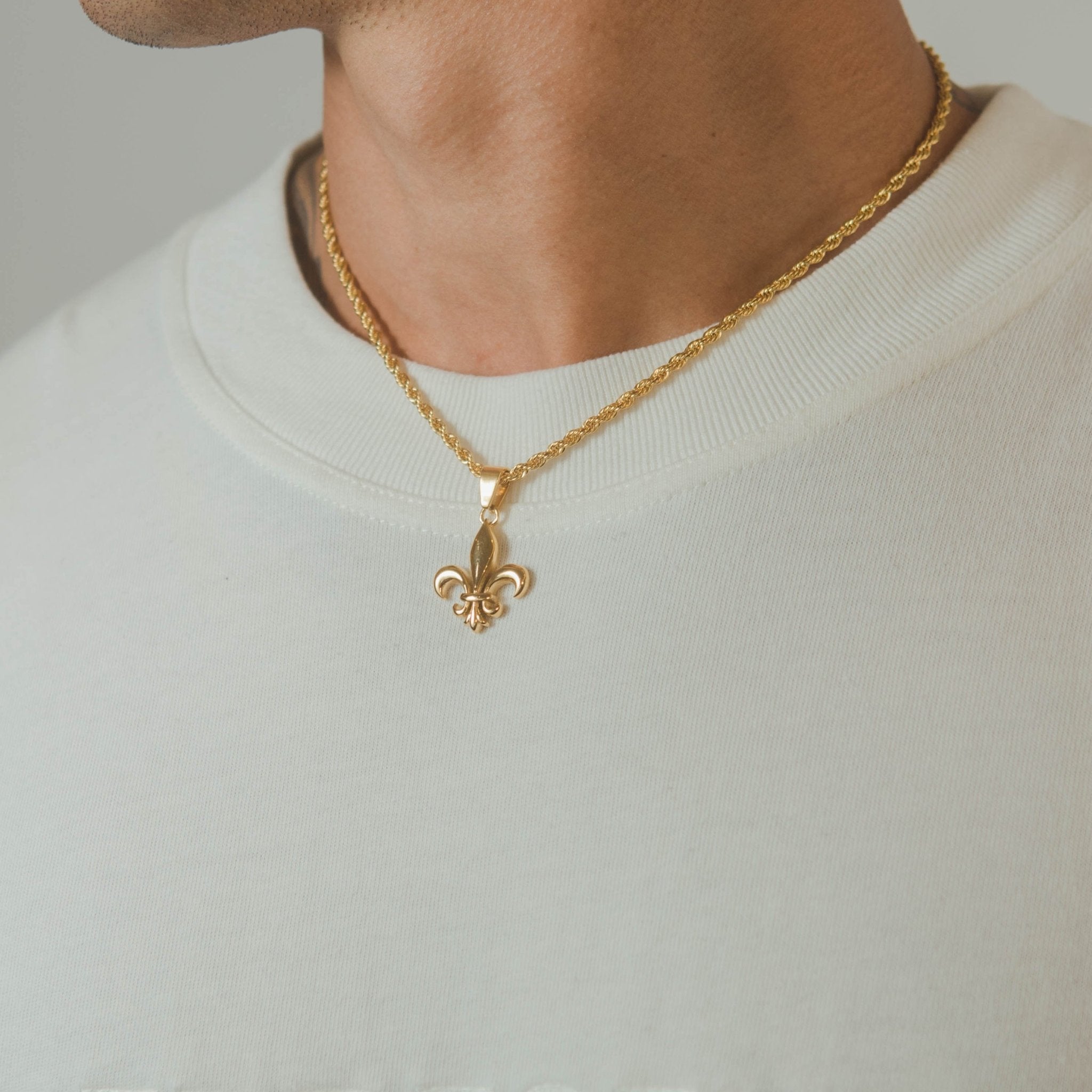 Fleur-de-Lis Pendant - Gold - Cernucci