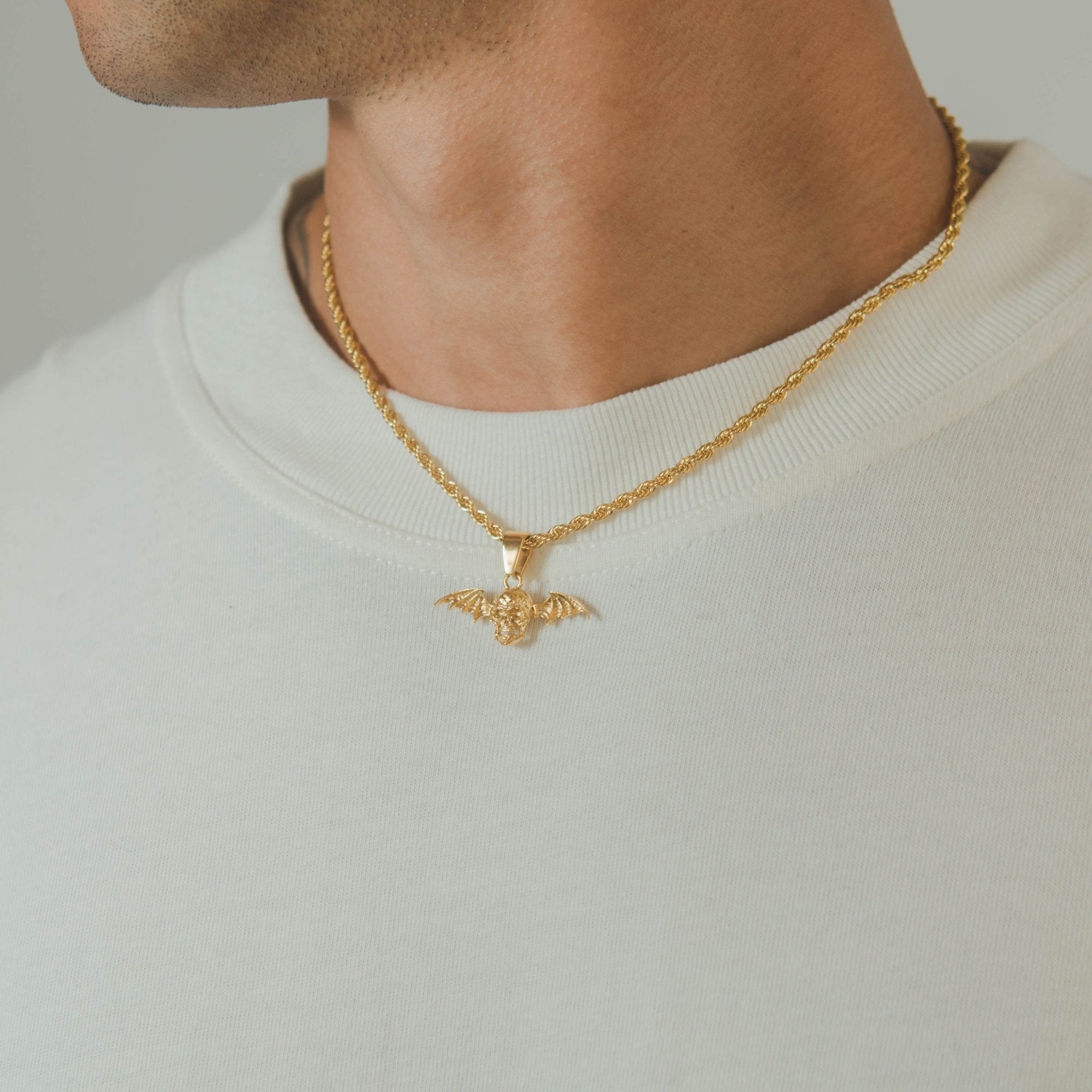 Haunted Skull Wing Pendant - Gold - Cernucci