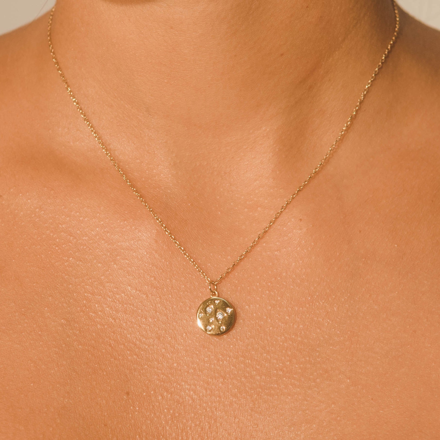 Molten Disc Necklace - Gold - Cernucci