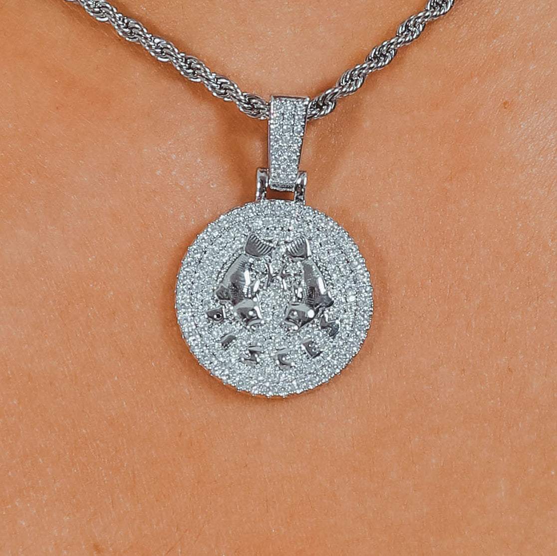 Pisces Zodiac Pendant - White Gold - Cernucci