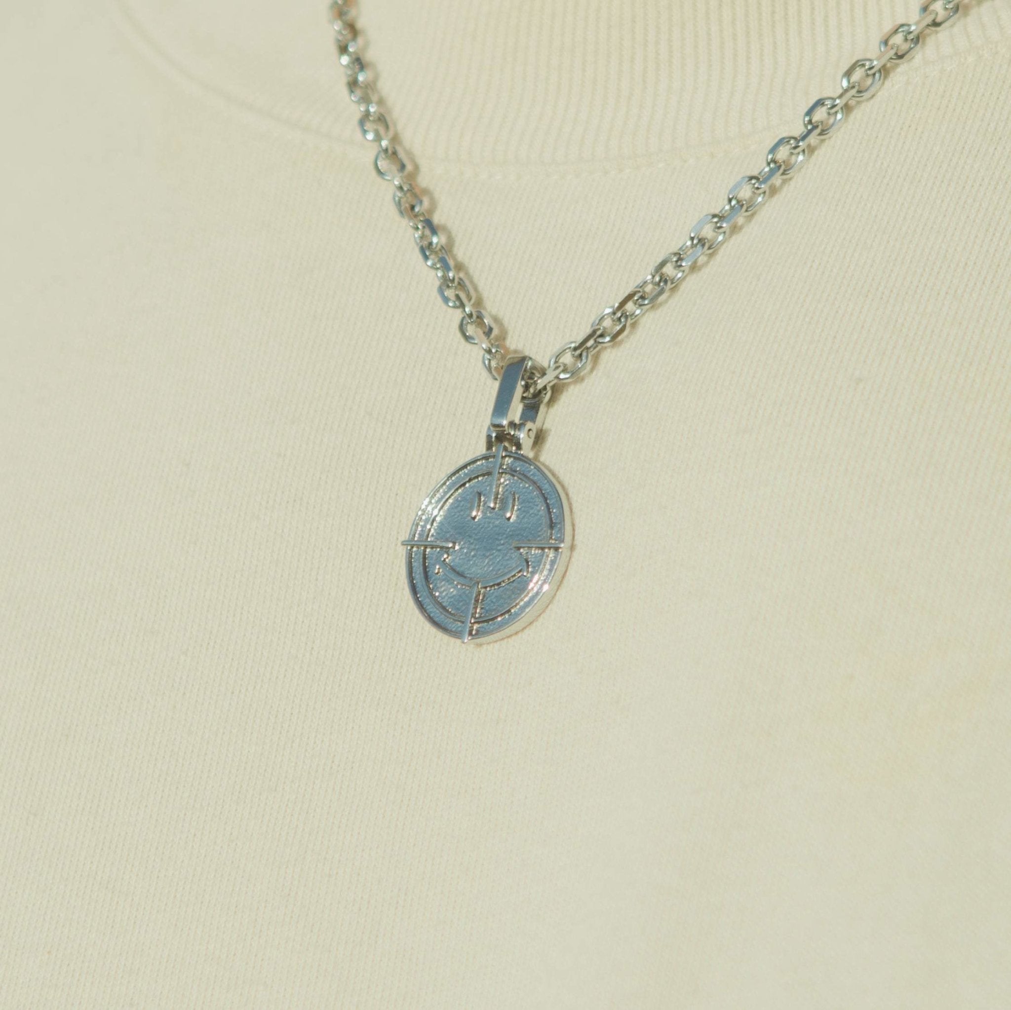 Smiley Pendant - White Gold - Cernucci